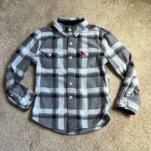 Abercrombie Kids Boys Gray Plaid Fleece Button Down. Size 5/6